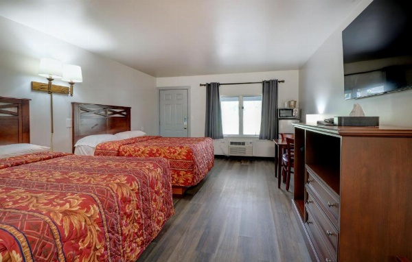Canaan Motel image 25