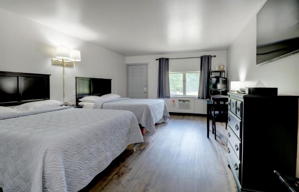 Canaan Motel image 30