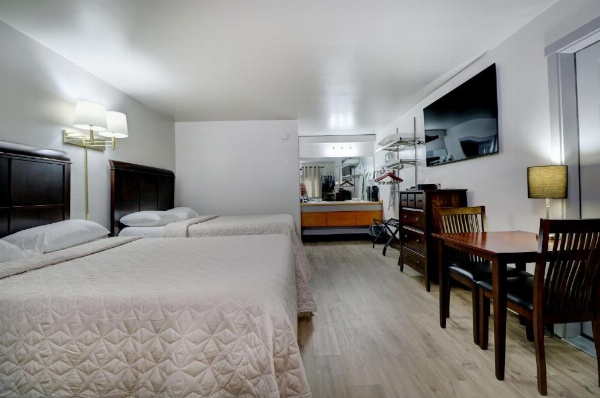 Canaan Motel image 31