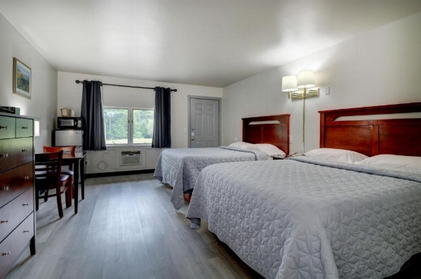Canaan Motel image 32